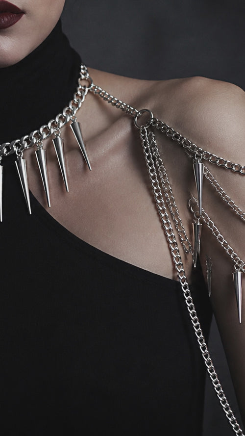 Chained Shoulder Armor reel